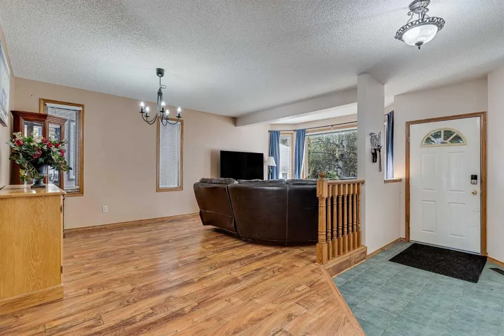 399 Sunlake Road SE