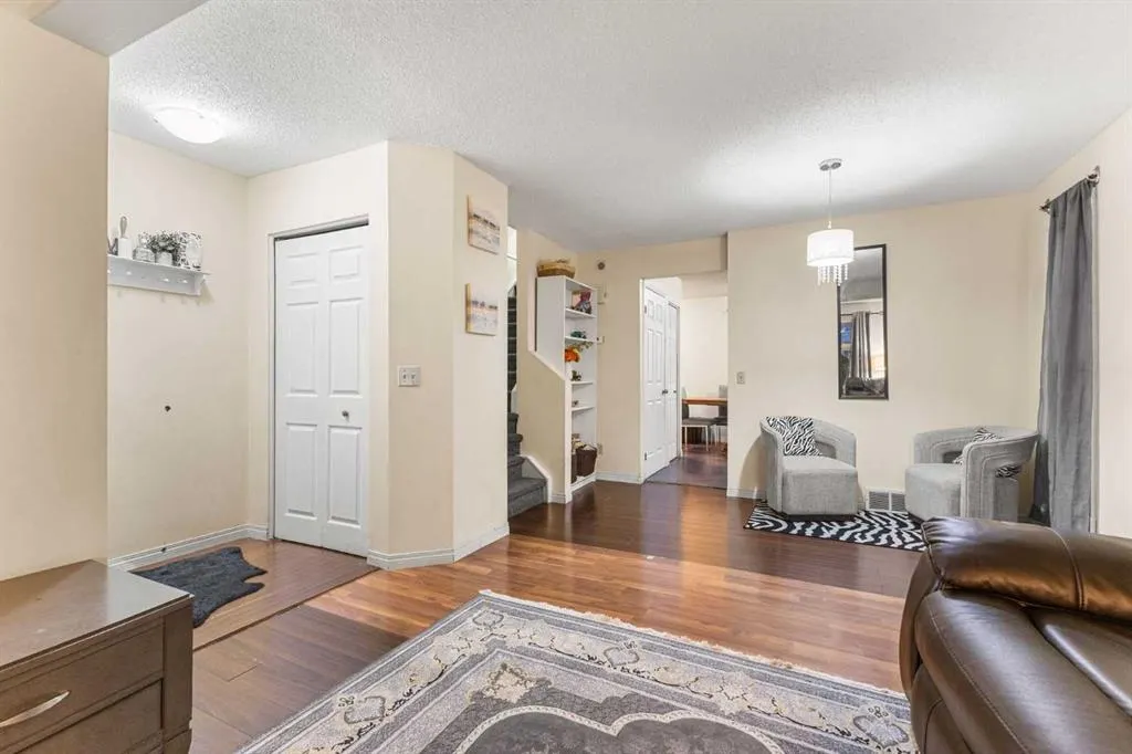 105 Taradale Drive NE