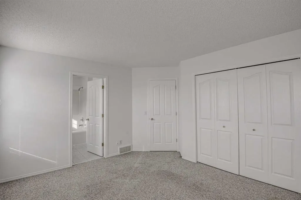 217 Somerside Close SW