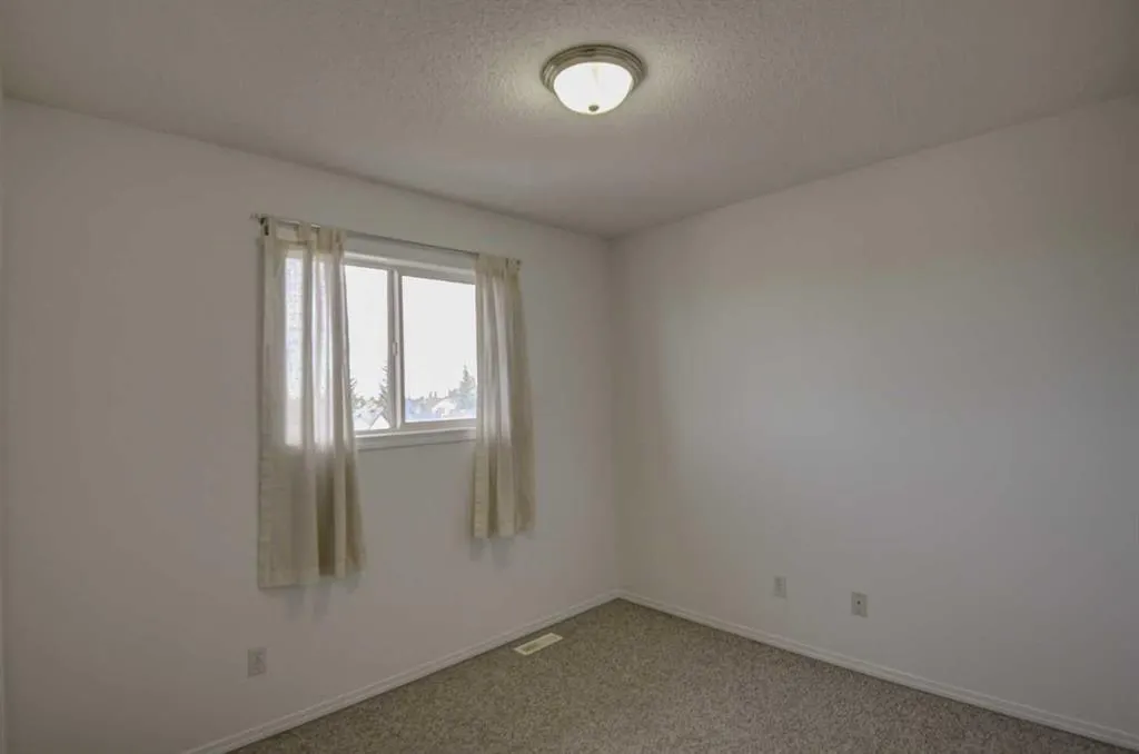 217 Somerside Close SW
