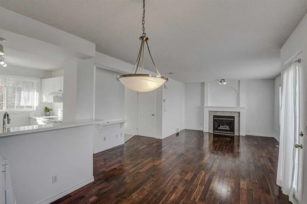 217 Somerside Close SW