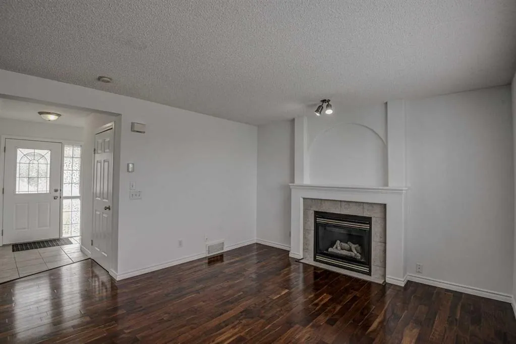 217 Somerside Close SW