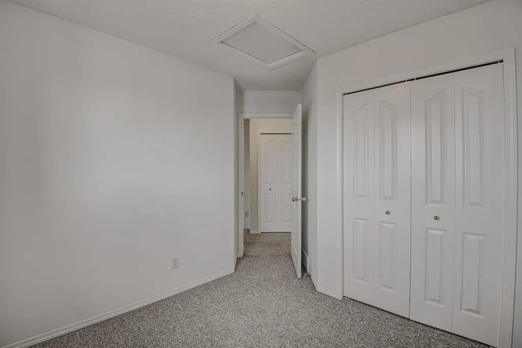 217 Somerside Close SW