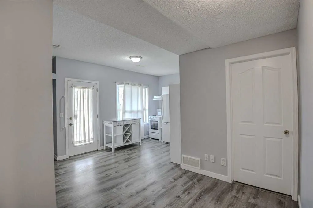 217 Somerside Close SW