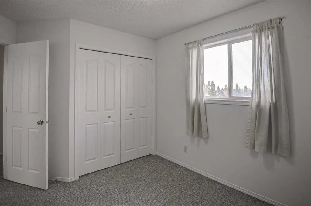 217 Somerside Close SW