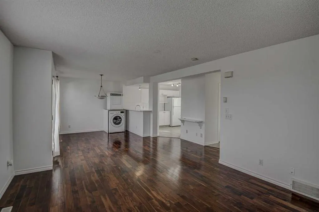 217 Somerside Close SW
