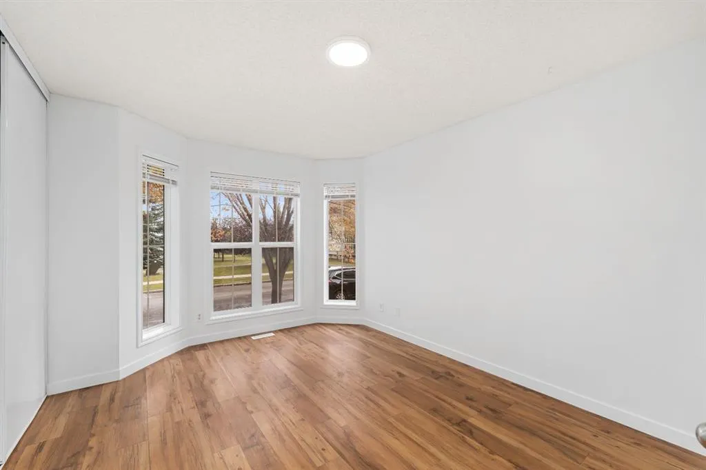203 Prestwick Heights SE