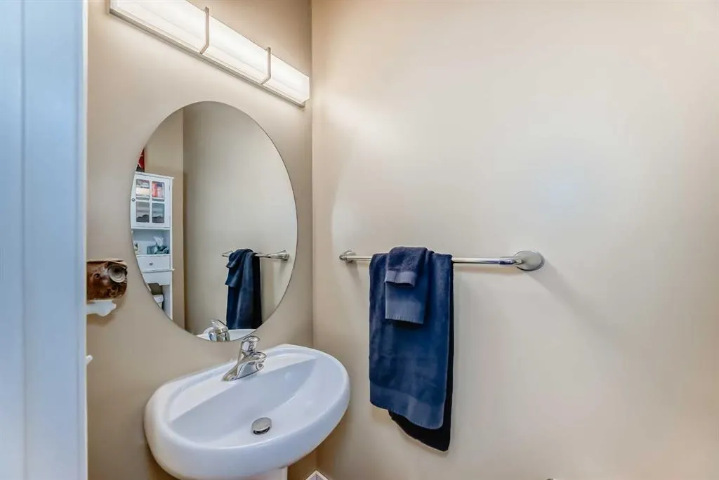 202 Copperfield Grove SE