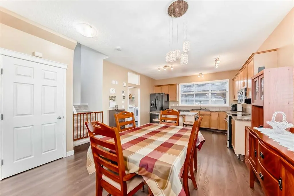 202 Copperfield Grove SE