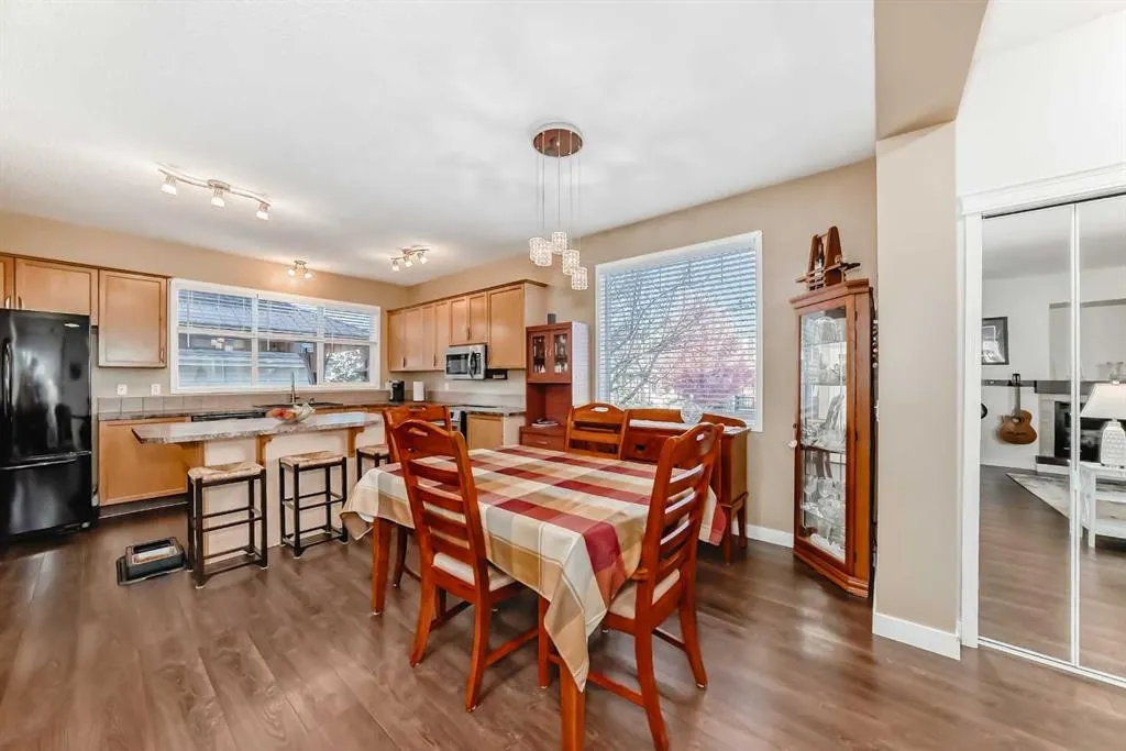 202 Copperfield Grove SE