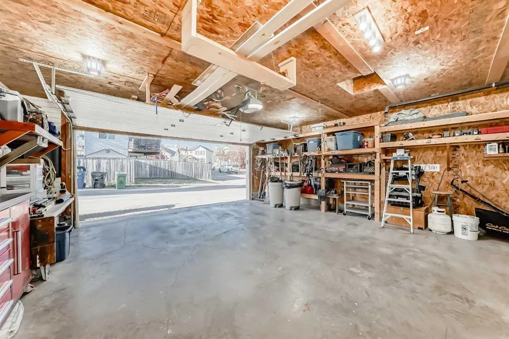 202 Copperfield Grove SE