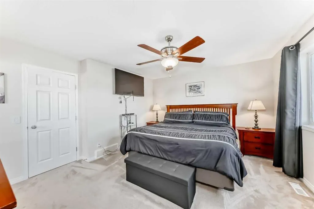 202 Copperfield Grove SE