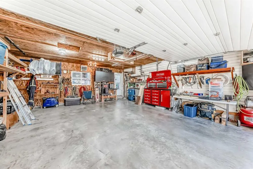 202 Copperfield Grove SE