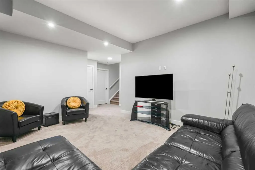 169 Dawson Harbour Heights