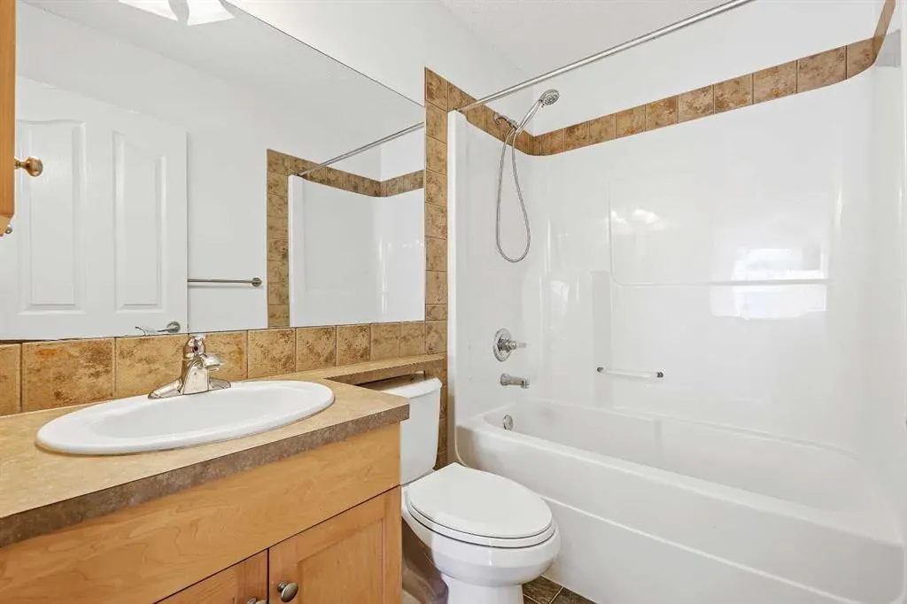 7936 Springbank Boulevard SW