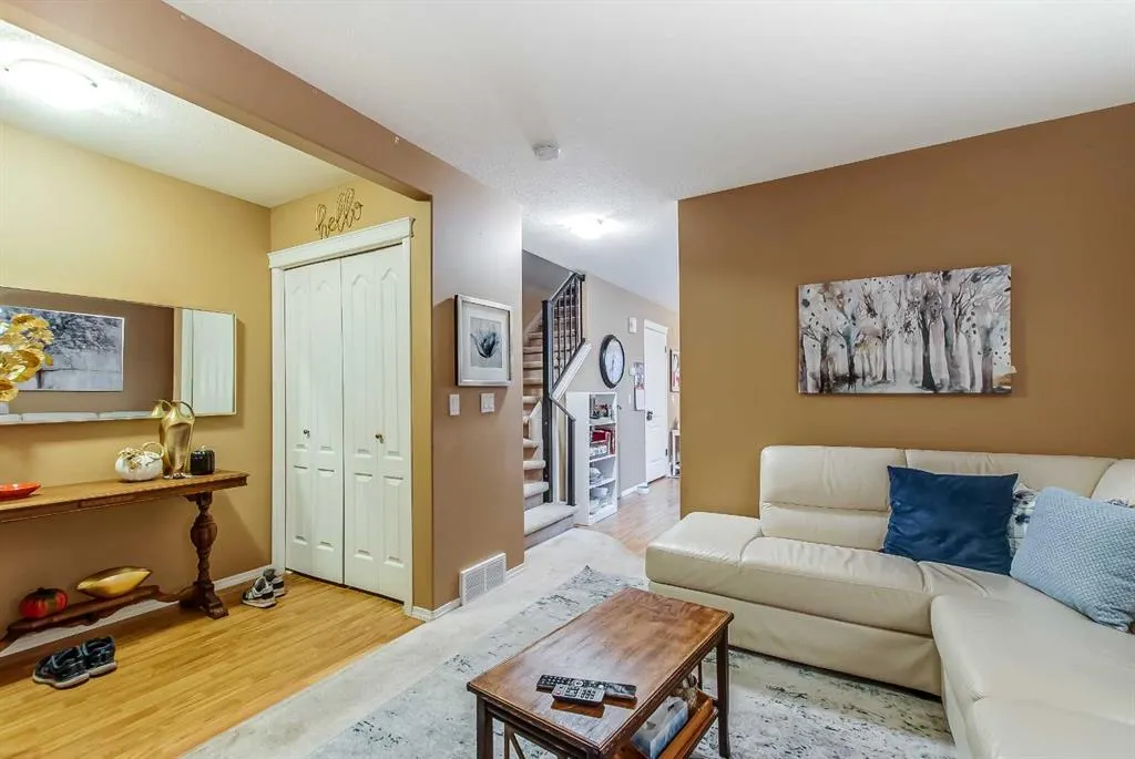 208 Northlands Pointe NE