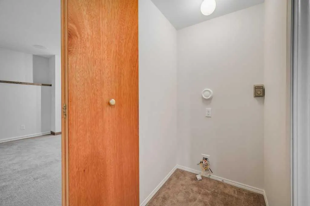 222 Diamond Court SE
