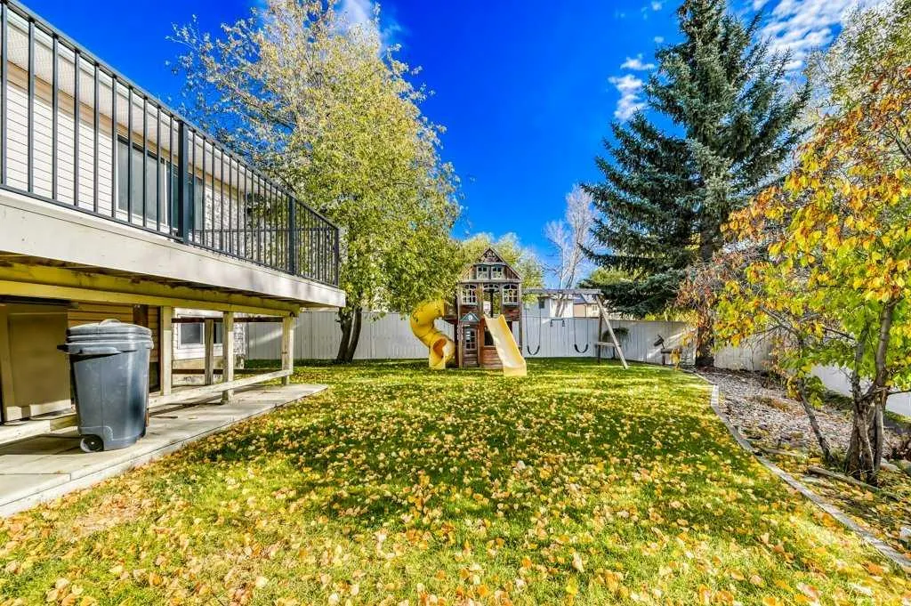 222 Diamond Court SE