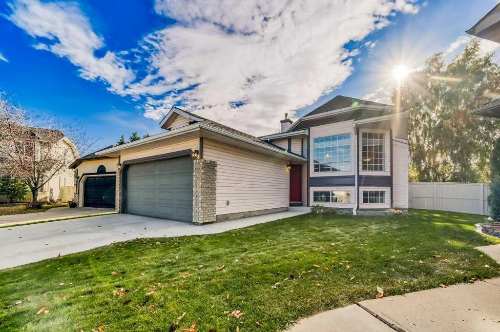 222 Diamond Court SE