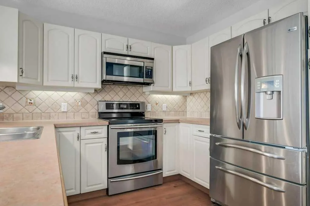 222 Diamond Court SE