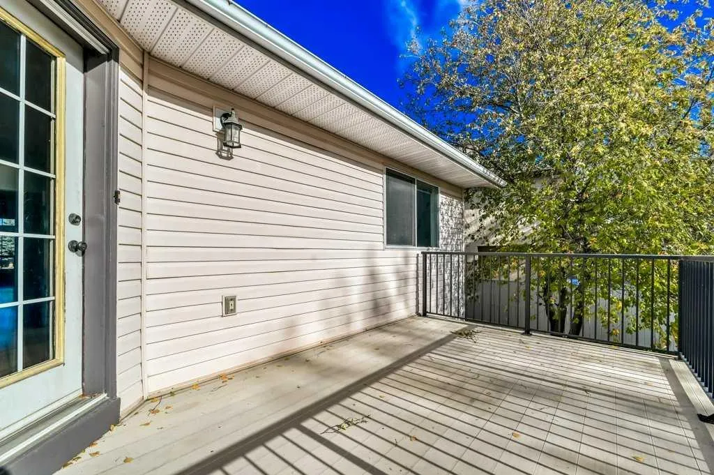 222 Diamond Court SE