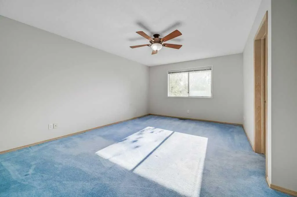 222 Diamond Court SE