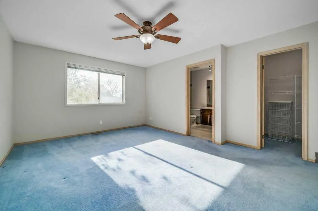 222 Diamond Court SE
