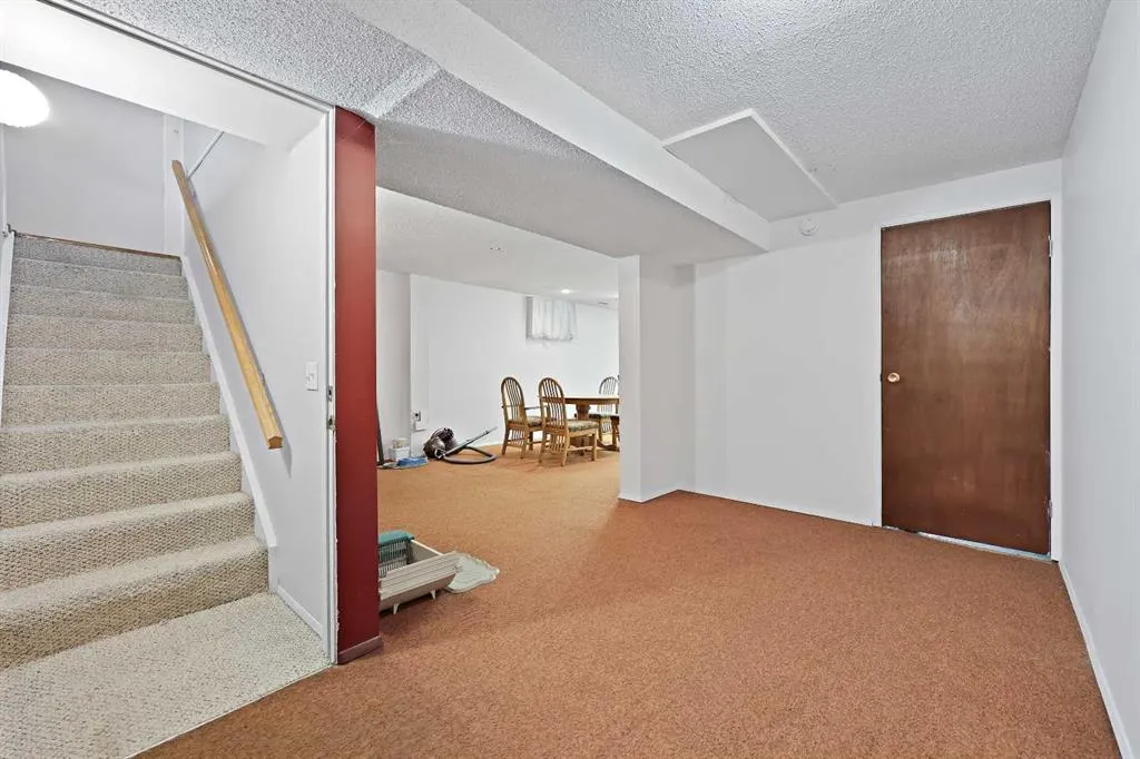 7 Falbury Crescent NE