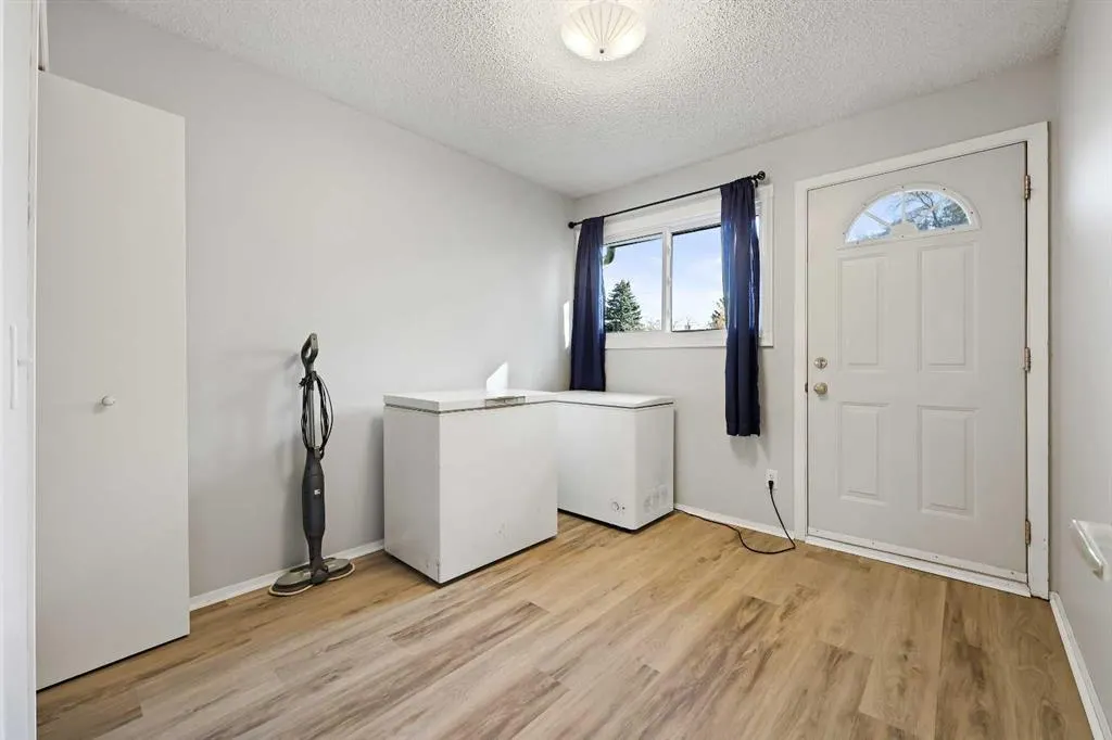 7 Falbury Crescent NE