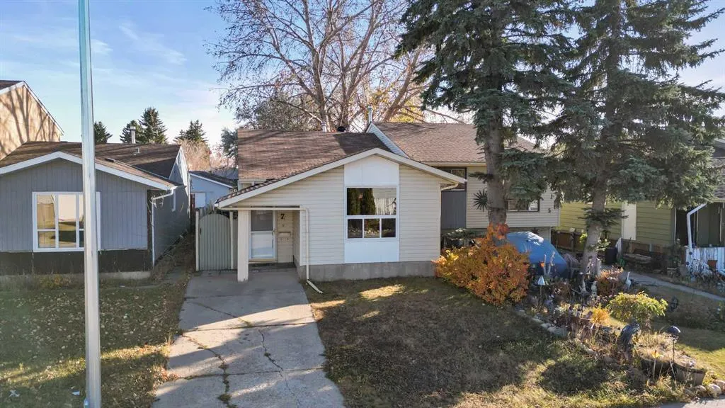 7 Falbury Crescent NE