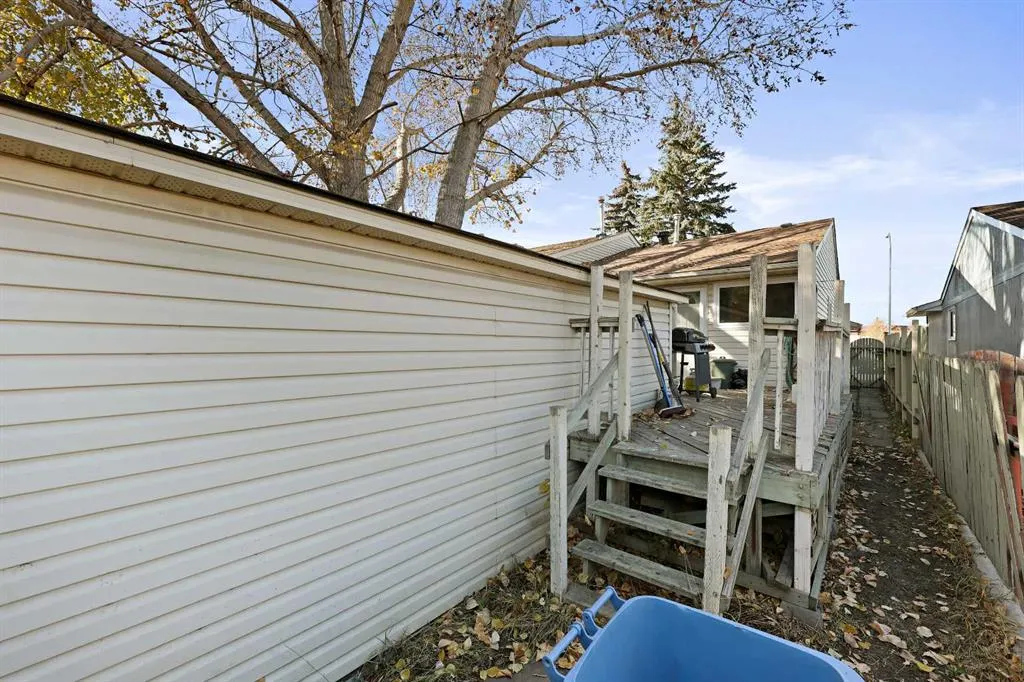 7 Falbury Crescent NE