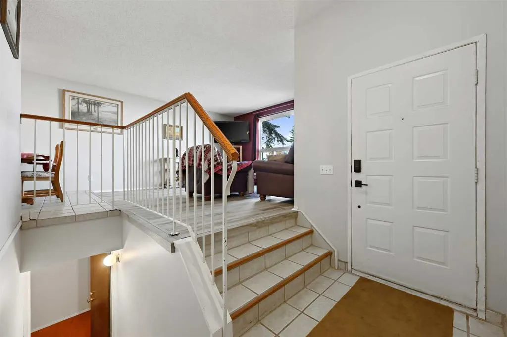 7 Falbury Crescent NE