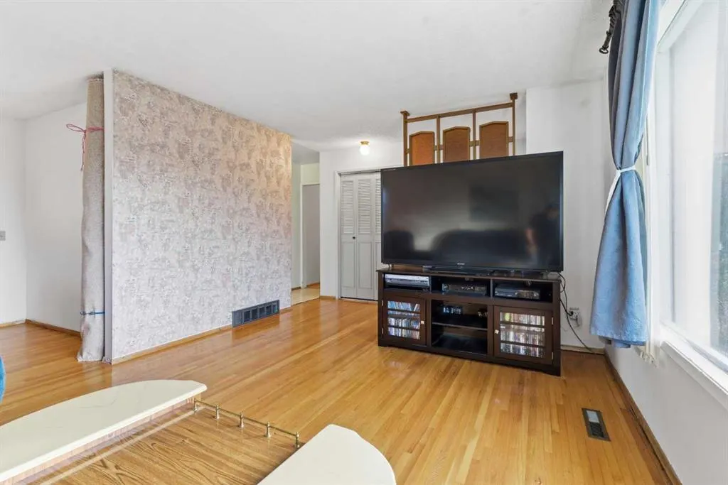 204 Martell Road NE