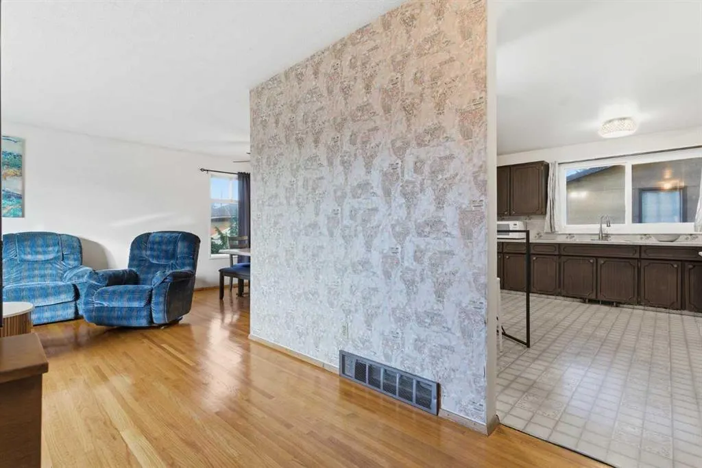 204 Martell Road NE
