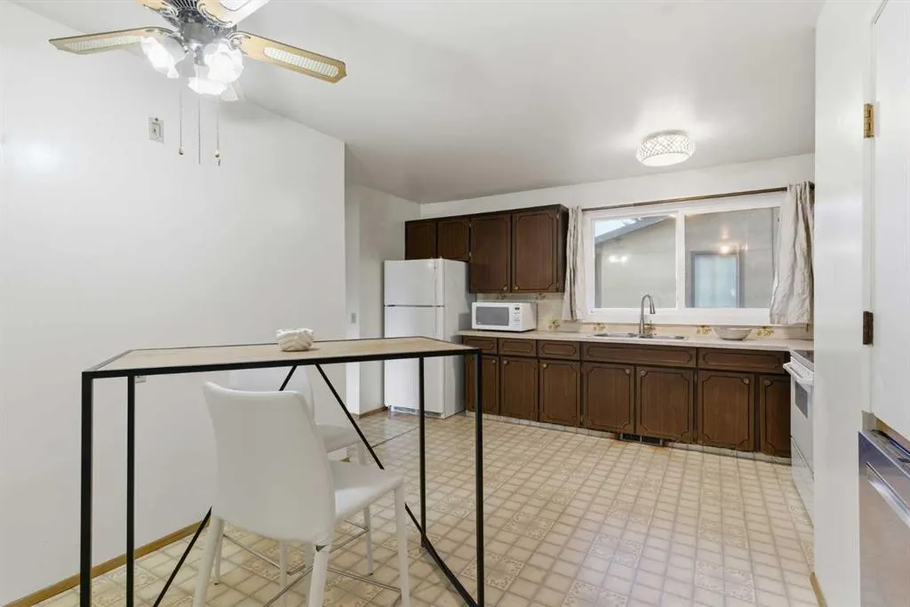 204 Martell Road NE