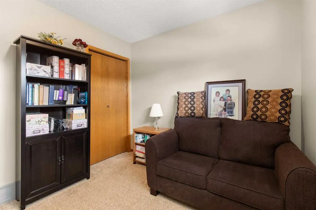 361 Sprague Way SE