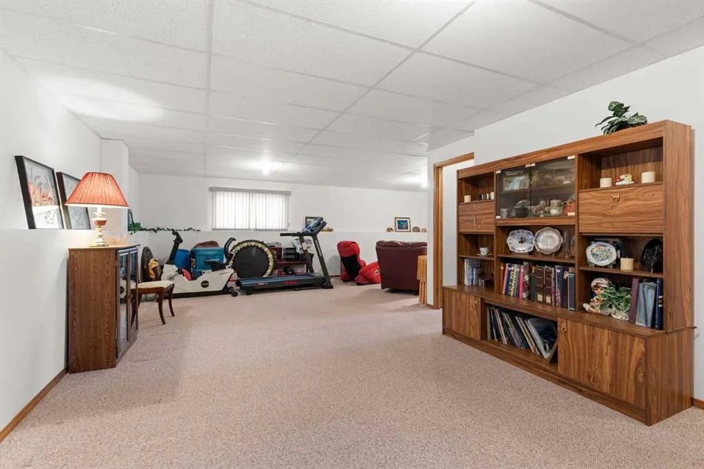 361 Sprague Way SE