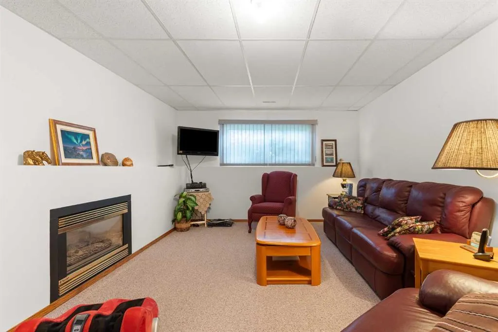 361 Sprague Way SE