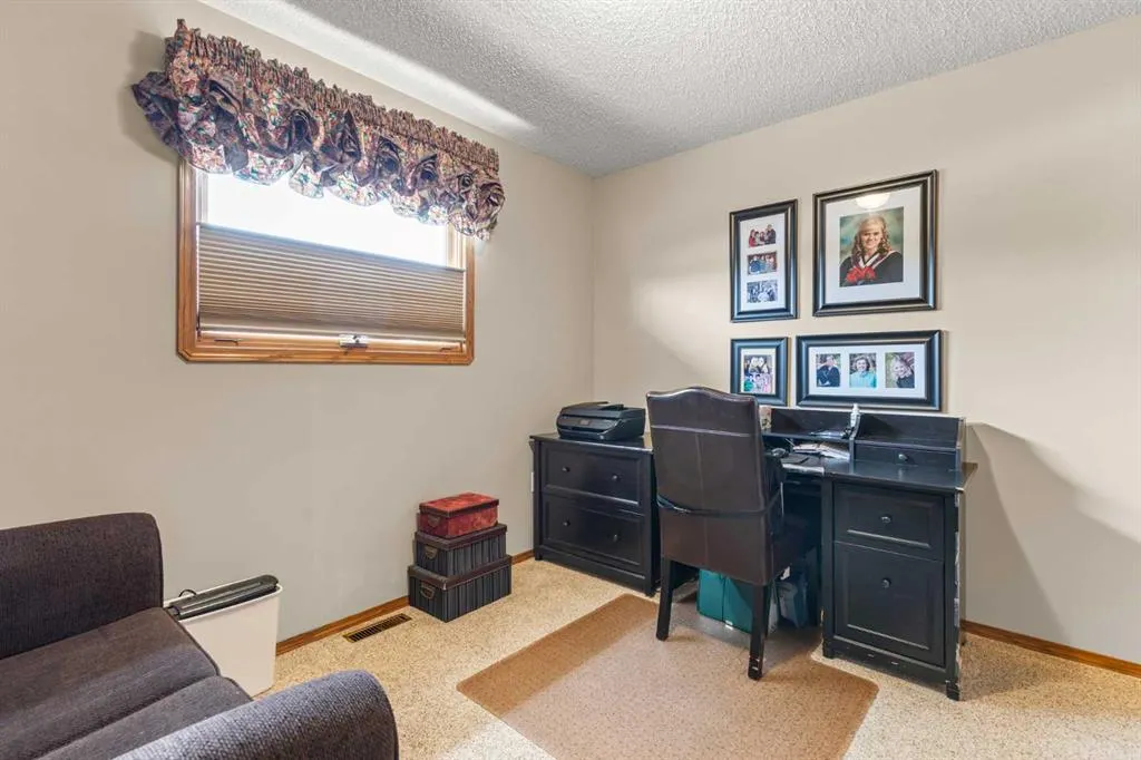361 Sprague Way SE