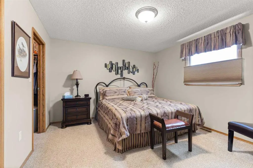 361 Sprague Way SE