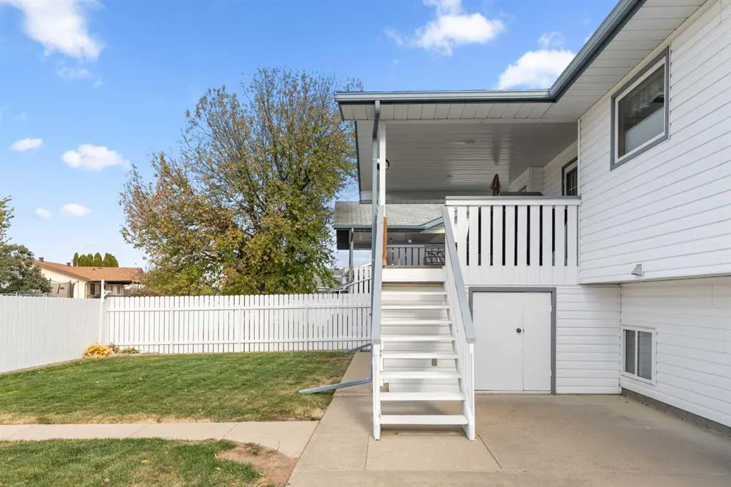 361 Sprague Way SE