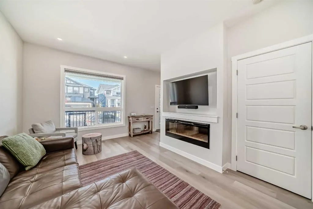 934 Cobblemore Common SW