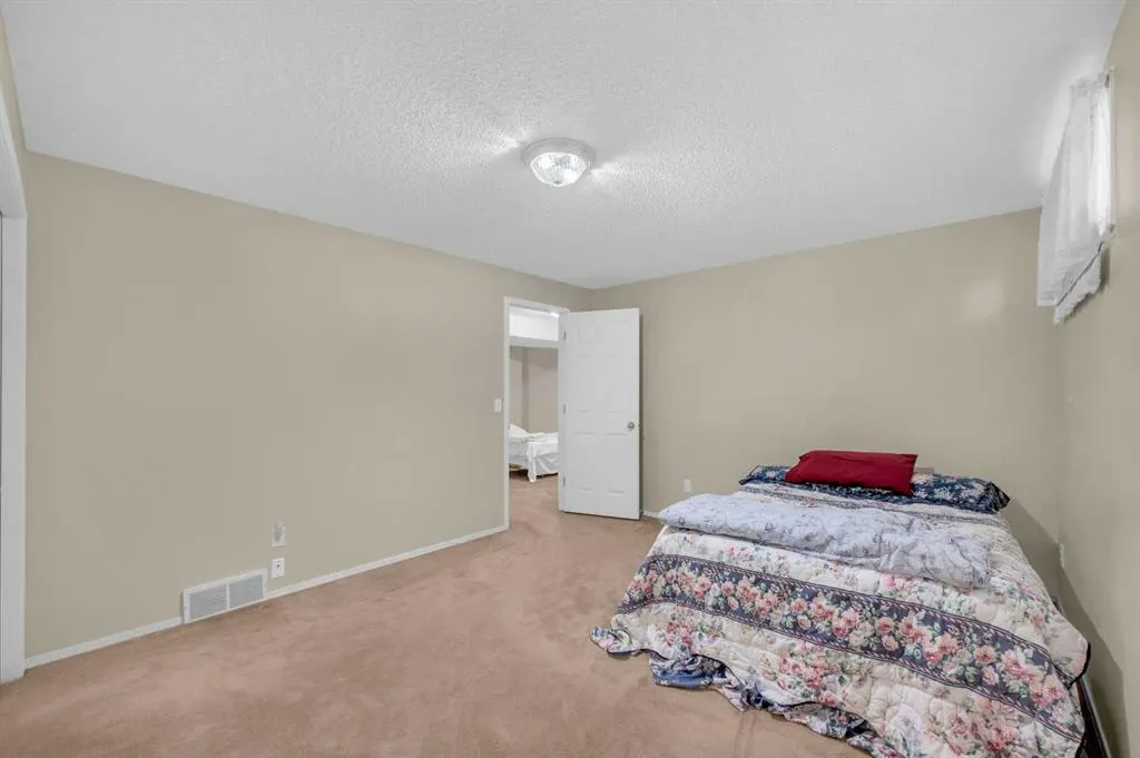 65 Tararidge Circle NE