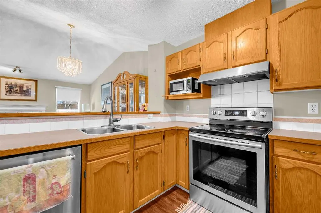 65 Tararidge Circle NE