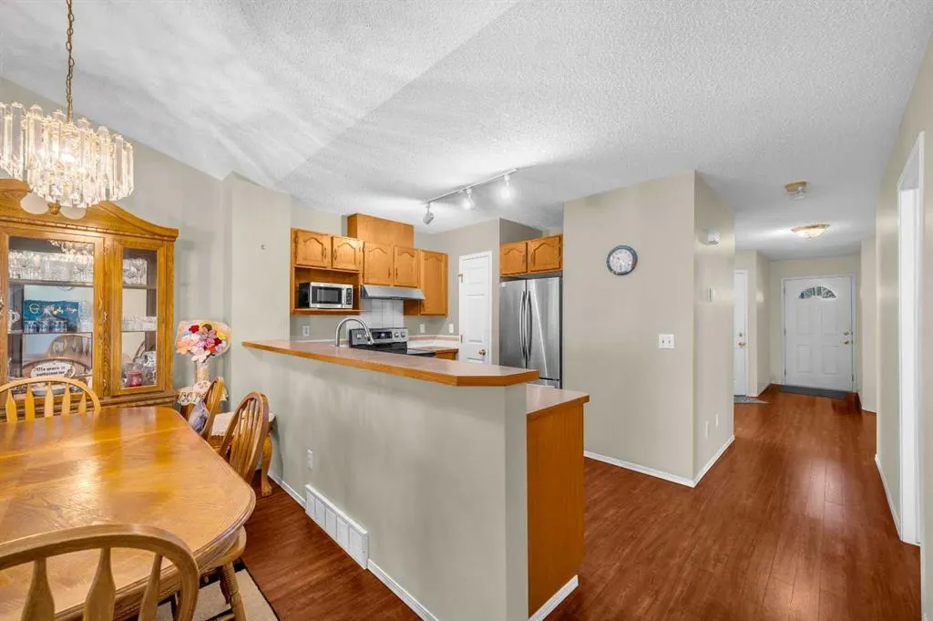 65 Tararidge Circle NE
