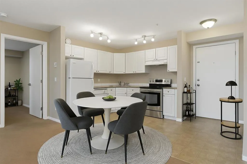 2000 Applevillage Court SE, #203