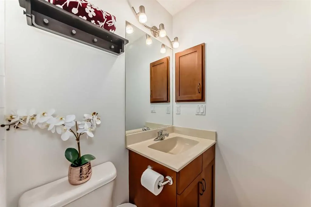 201 Cranberry Square SE