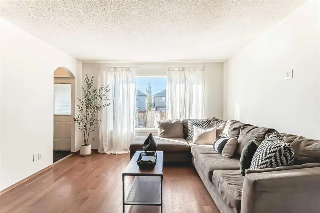 201 Cranberry Square SE