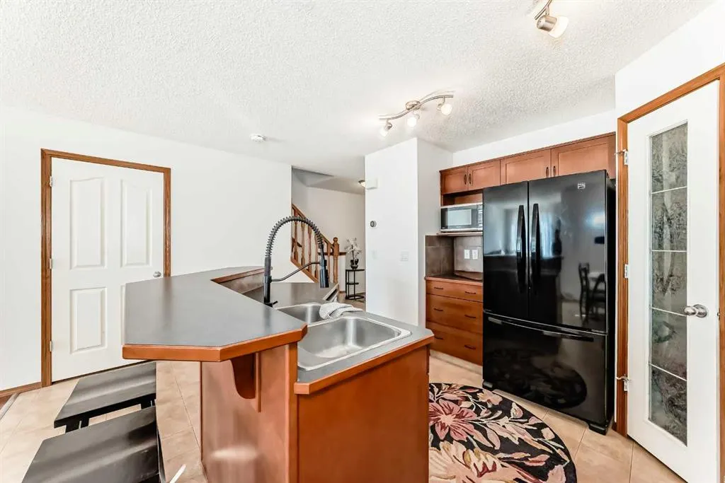 201 Cranberry Square SE