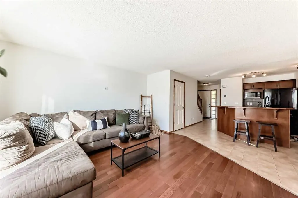 201 Cranberry Square SE